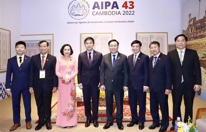越南国会主席王廷惠会见各国议会领导人 ảnh 1 越南国会主席王廷惠会见各国议会领导人 ảnh 1
