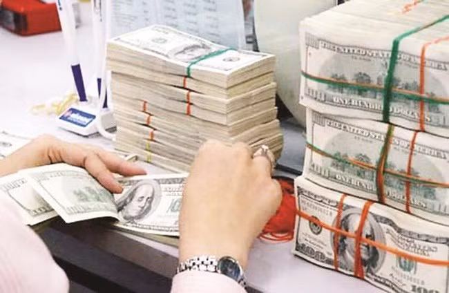 27日越盾兑美元中心汇率继续上涨8越盾 ảnh 1 27日越盾兑美元中心汇率继续上涨8越盾 ảnh 1