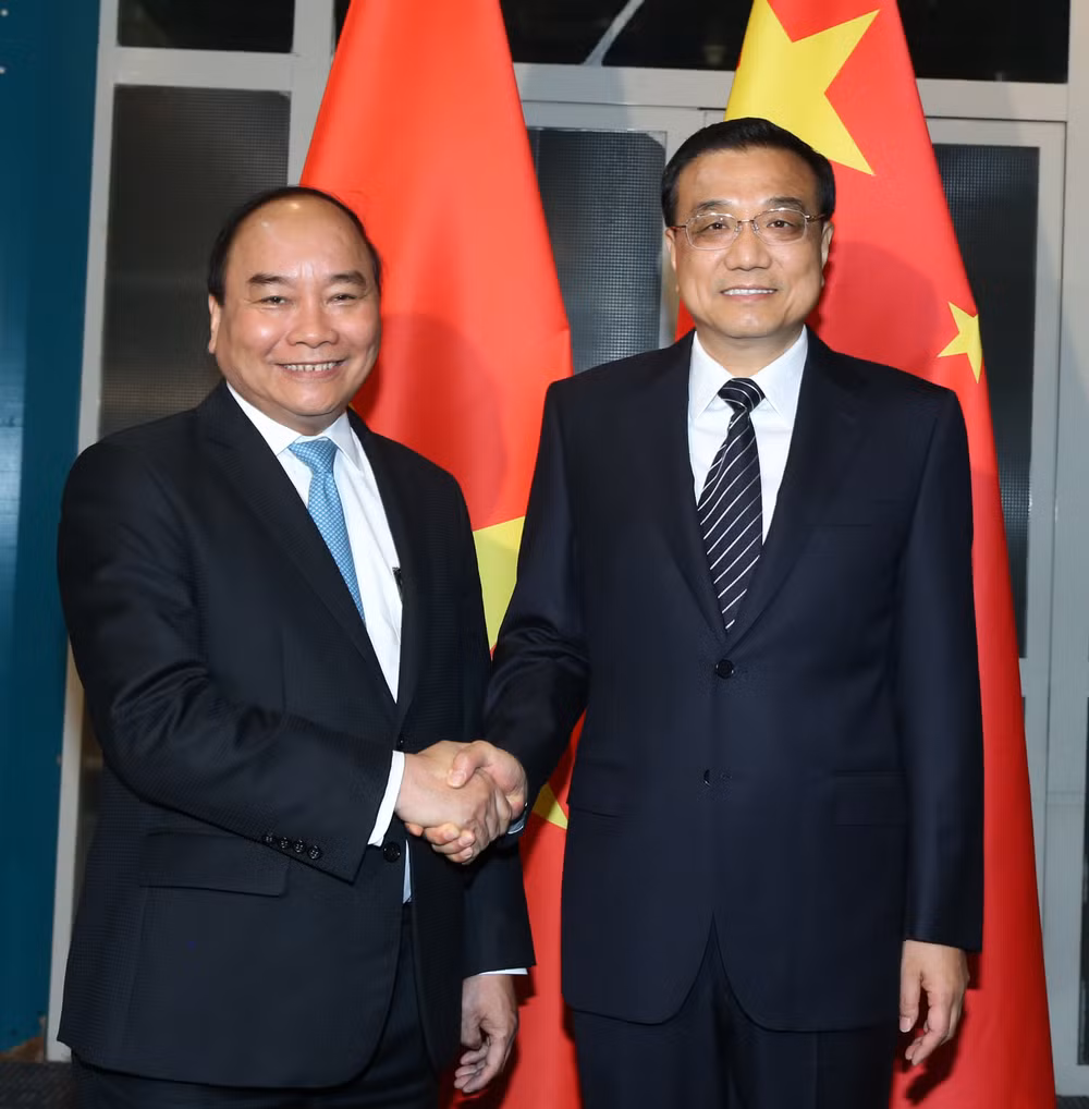 越南政府总理阮春福会见中国总理和保加利亚总统 ảnh 1
