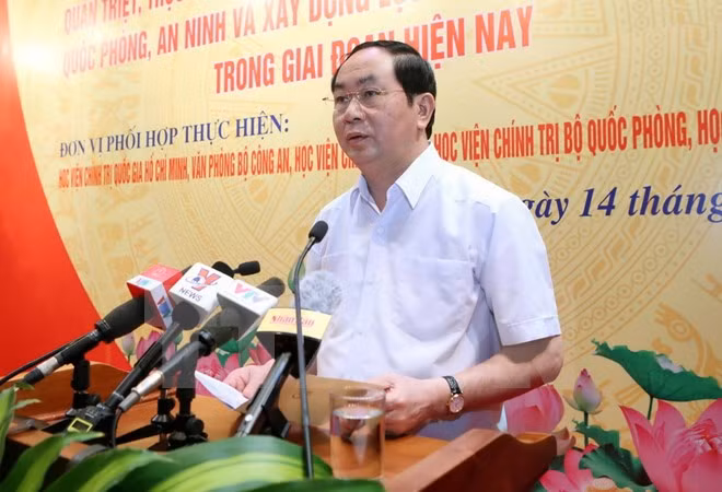 陈大光主席：集中澄清党对建国卫国事业的理论认识和领导方向中各新问题 ảnh 1
