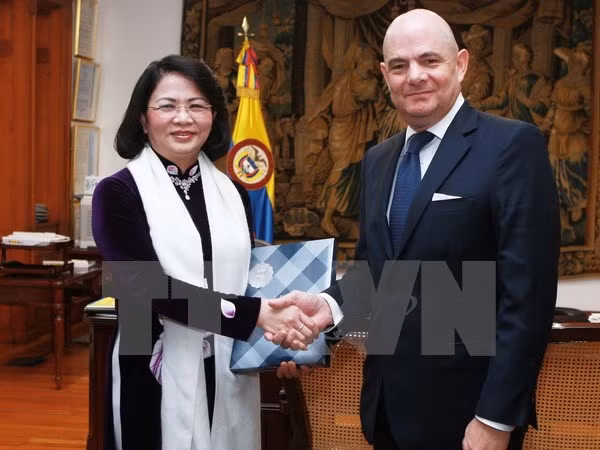 国家副主席邓氏玉盛对哥伦比亚进行正式访问 ảnh 3