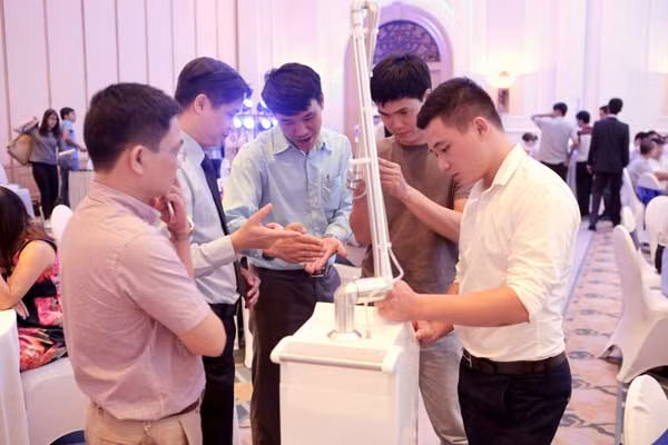 越南成为世界上成功应用低温等离子体技术在医疗中的首个国家 ảnh 3 越南成为世界上成功应用低温等离子体技术在医疗中的首个国家 ảnh 3