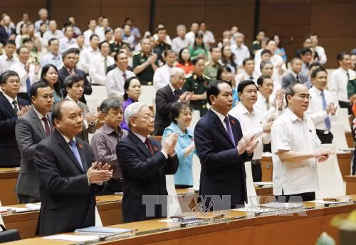 第十四届国会一次会议：国会投票选举国会各委员会主任等职务 ảnh 1