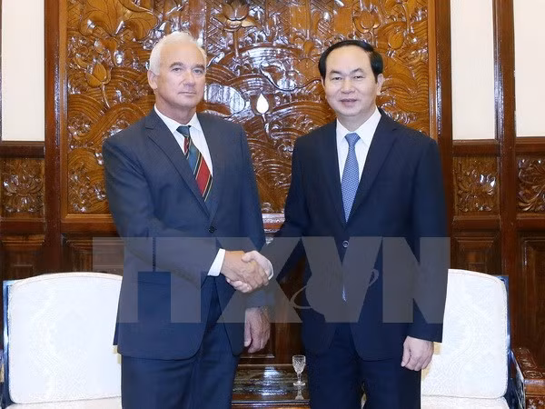 越南国家主席陈大光会见白俄罗斯驻越南大使 ảnh 1