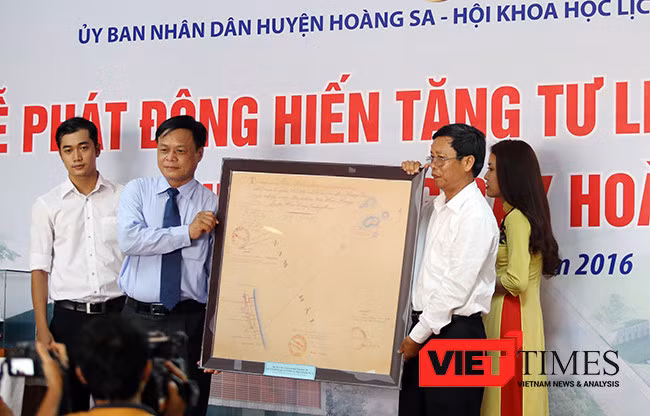 岘港市黄沙展览馆发起文献实物资料捐赠活动 ảnh 1 岘港市黄沙展览馆发起文献实物资料捐赠活动 ảnh 1