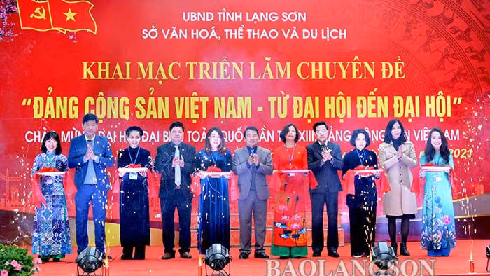 庆祝越共十三大的系列活动在全国各地纷纷举行 ảnh 2 庆祝越共十三大的系列活动在全国各地纷纷举行 ảnh 2