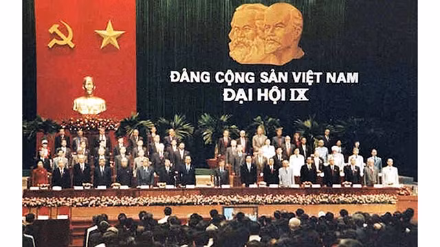 越共九大:发展经济,实施工业化现代化是核心任务 ảnh 1 越共九大:发展经济,实施工业化现代化是核心任务 ảnh 1