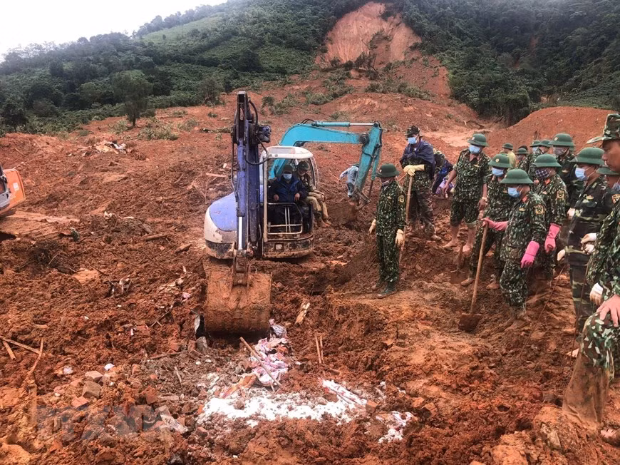 广治省向化县泥石流事故:已找到全部22具尸体 ảnh 1 广治省向化县泥石流事故:已找到全部22具尸体 ảnh 1