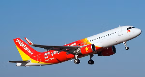 越捷航空因中部天气恶化而调整航班执行计划 ảnh 1