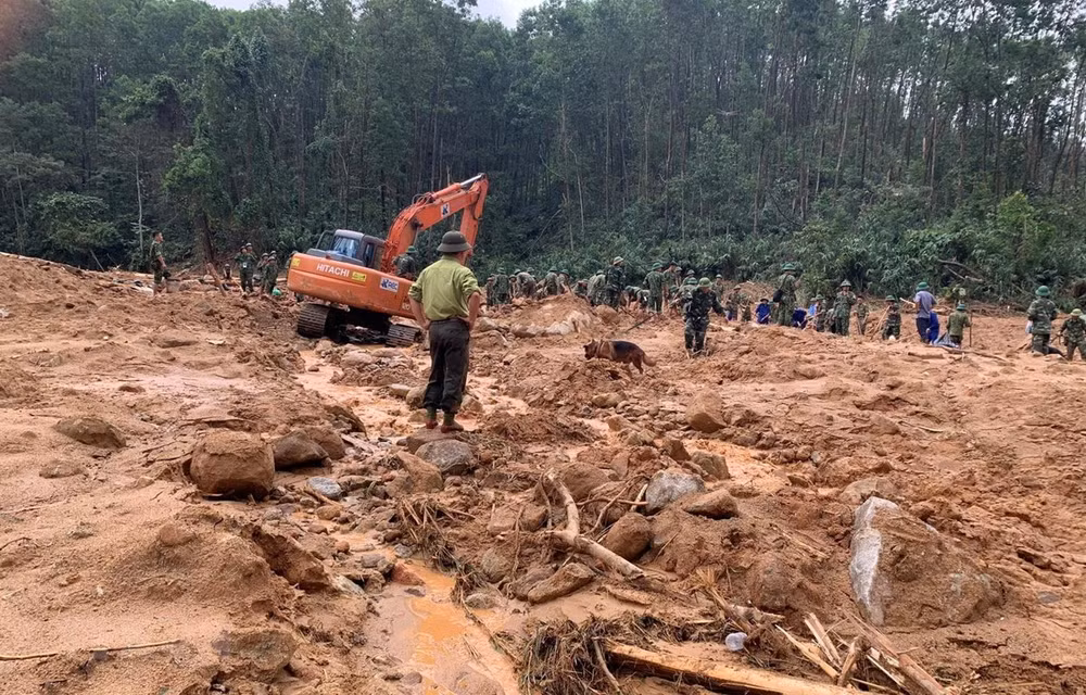 捞庄三号水电站山体滑坡事件:发现被泥土掩埋的三具尸体 ảnh 1 捞庄三号水电站山体滑坡事件:发现被泥土掩埋的三具尸体 ảnh 1