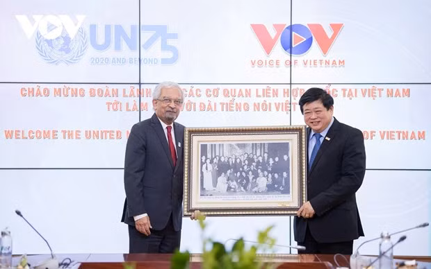 联合国驻越南的15个代表机构代表访问了越南之声广播电台 ảnh 1 联合国驻越南的15个代表机构代表访问了越南之声广播电台 ảnh 1