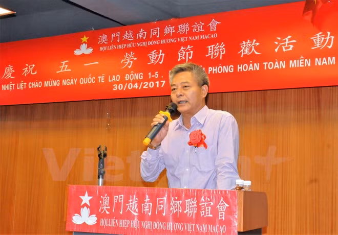 旅居中国澳门越南人举行越南南方解放、国家统一42周年纪念活动 ảnh 1