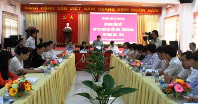 越南与柬埔寨加强教育培训合作 ảnh 1