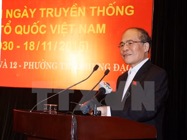 越南国会主席阮生雄出席河内市民族大团结节日活动 ảnh 1 越南国会主席阮生雄出席河内市民族大团结节日活动 ảnh 1
