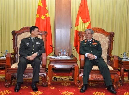 越南国防部副部长阮志咏上将会见云南省军区司令员杨光跃少将 ảnh 1 越南国防部副部长阮志咏上将会见云南省军区司令员杨光跃少将 ảnh 1