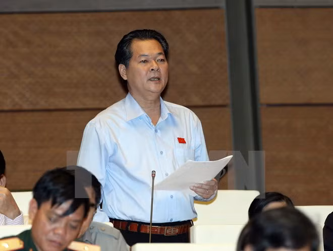 越南第十届国会第十次会议通过2016年国家财政预算的决议草案 ảnh 1 越南第十届国会第十次会议通过2016年国家财政预算的决议草案 ảnh 1