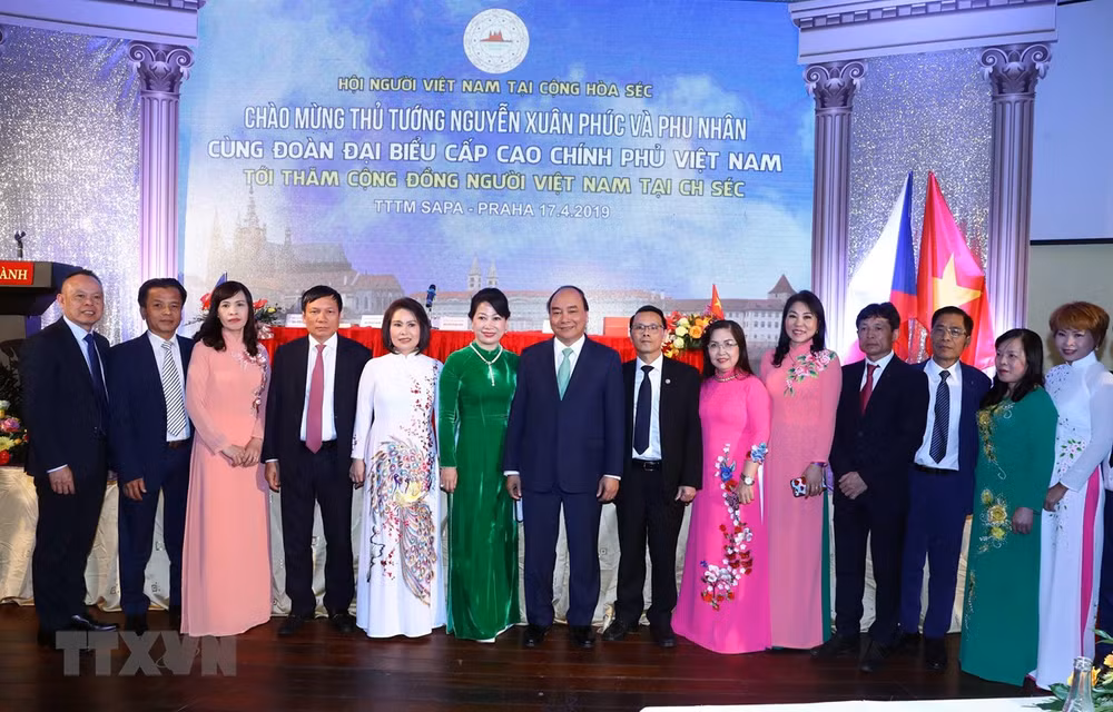 阮春福总理:旅捷越南人社群是团结互助与情系家乡的好榜样 ảnh 1 阮春福总理:旅捷越南人社群是团结互助与情系家乡的好榜样 ảnh 1