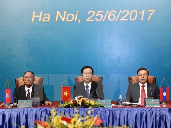 2017年越老柬三国阵线主席第三次会议在河内召开 ảnh 1 2017年越老柬三国阵线主席第三次会议在河内召开 ảnh 1