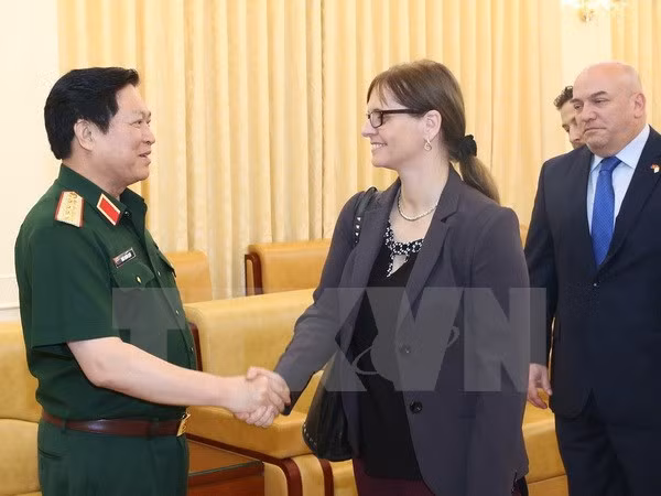 吴春历大将会见以色列驻越大使埃隆·沙哈尔 ảnh 1 吴春历大将会见以色列驻越大使埃隆·沙哈尔 ảnh 1