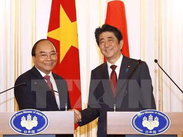 阮春福总理圆满结束对日本进行正式访问并出席亚洲未来国际会议之旅 ảnh 1
