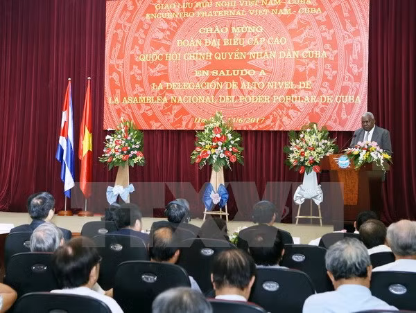越古友好见面会在河内举行 ảnh 2 越古友好见面会在河内举行 ảnh 2