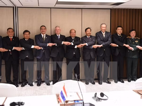 第16届香格里拉对话会闭幕 建设了地区安全的共同基础 ảnh 1 第16届香格里拉对话会闭幕 建设了地区安全的共同基础 ảnh 1