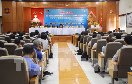 同奈省政府承诺将同企业同行 为企业化解困难 ảnh 1