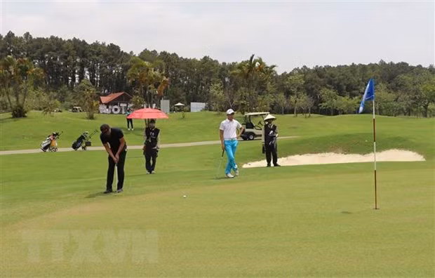 三大高尔夫公开赛将于今年7月在芽庄市举行 ảnh 1 三大高尔夫公开赛将于今年7月在芽庄市举行 ảnh 1