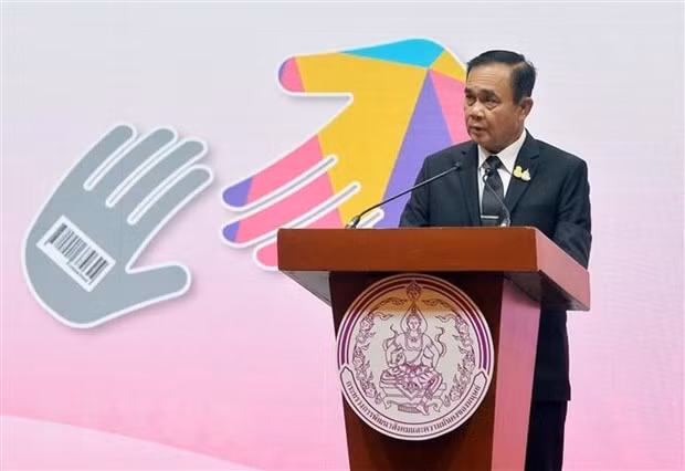 巴育接受泰国王室圣旨,正式出任泰国总理一职 ảnh 1 巴育接受泰国王室圣旨,正式出任泰国总理一职 ảnh 1