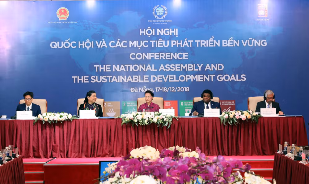 国会主席阮氏金银出席 “国会与可持续发展目标”会议 ảnh 2 国会主席阮氏金银出席 “国会与可持续发展目标”会议 ảnh 2