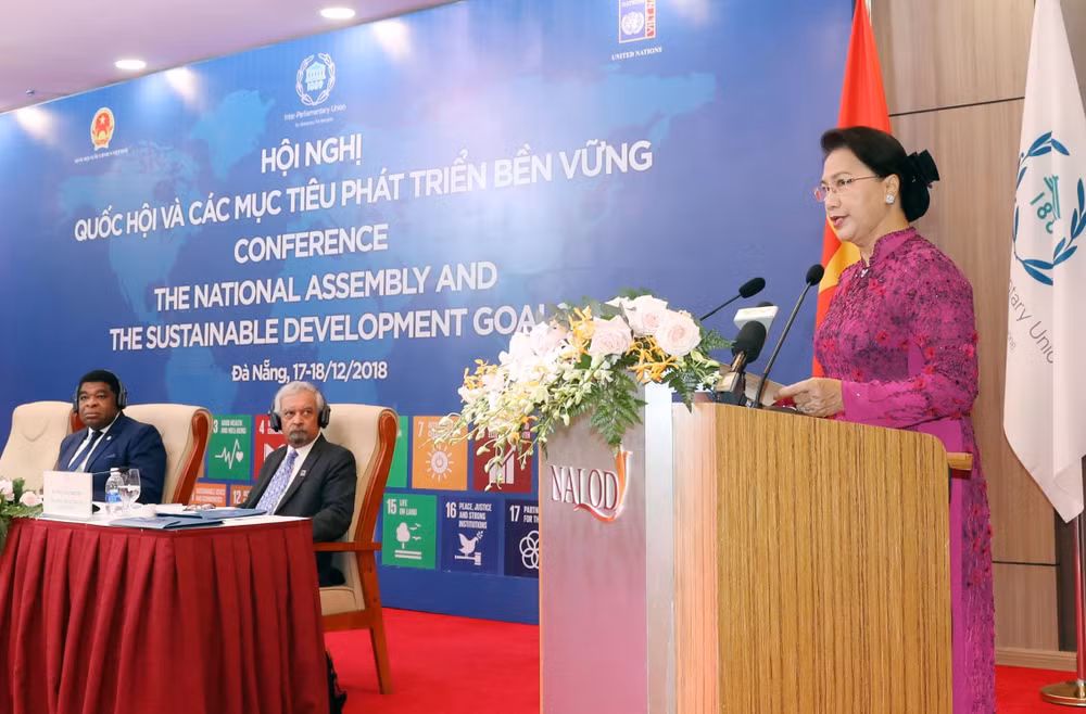 国会主席阮氏金银出席 “国会与可持续发展目标”会议 ảnh 1 国会主席阮氏金银出席 “国会与可持续发展目标”会议 ảnh 1