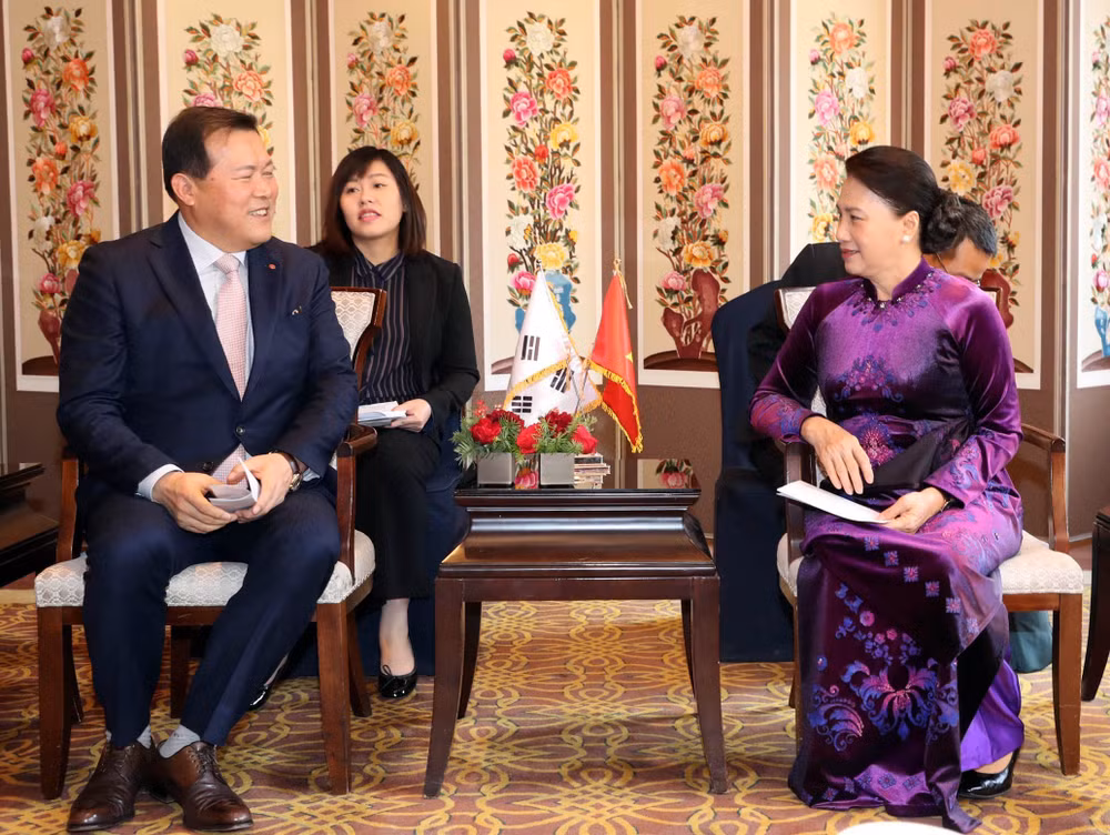 阮氏金银会见部分韩国经济集团代表 ảnh 2 阮氏金银会见部分韩国经济集团代表 ảnh 2