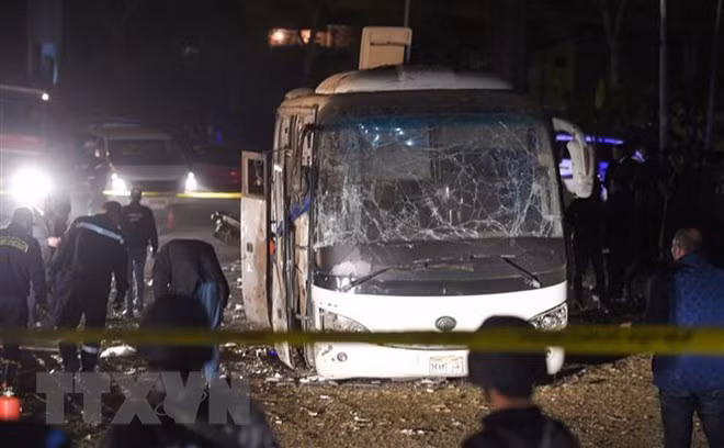 越南游客在埃及金字塔附近遇袭事件： 确认受害者身份 ảnh 1