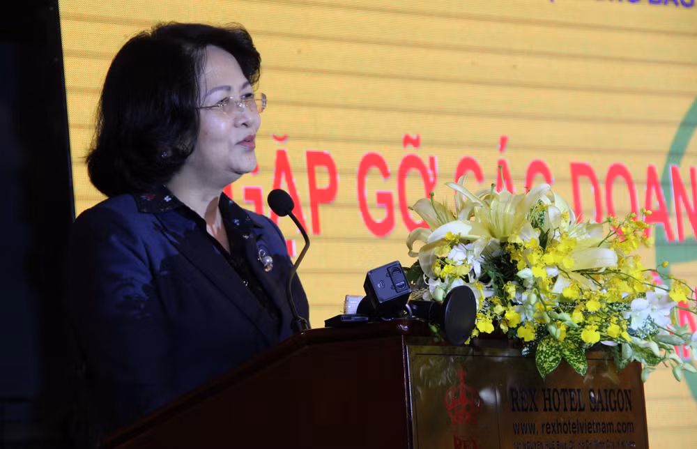 邓氏玉盛:儿童保护和教育工作一向是党和国家的优先目标 ảnh 1 邓氏玉盛:儿童保护和教育工作一向是党和国家的优先目标 ảnh 1