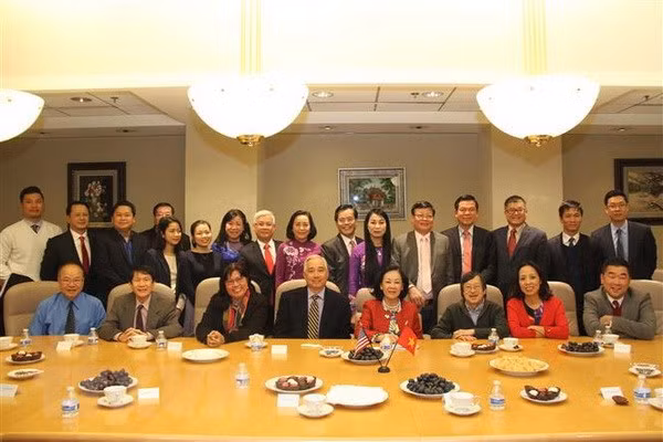 越南共产党代表团访问美国 ảnh 1 越南共产党代表团访问美国 ảnh 1