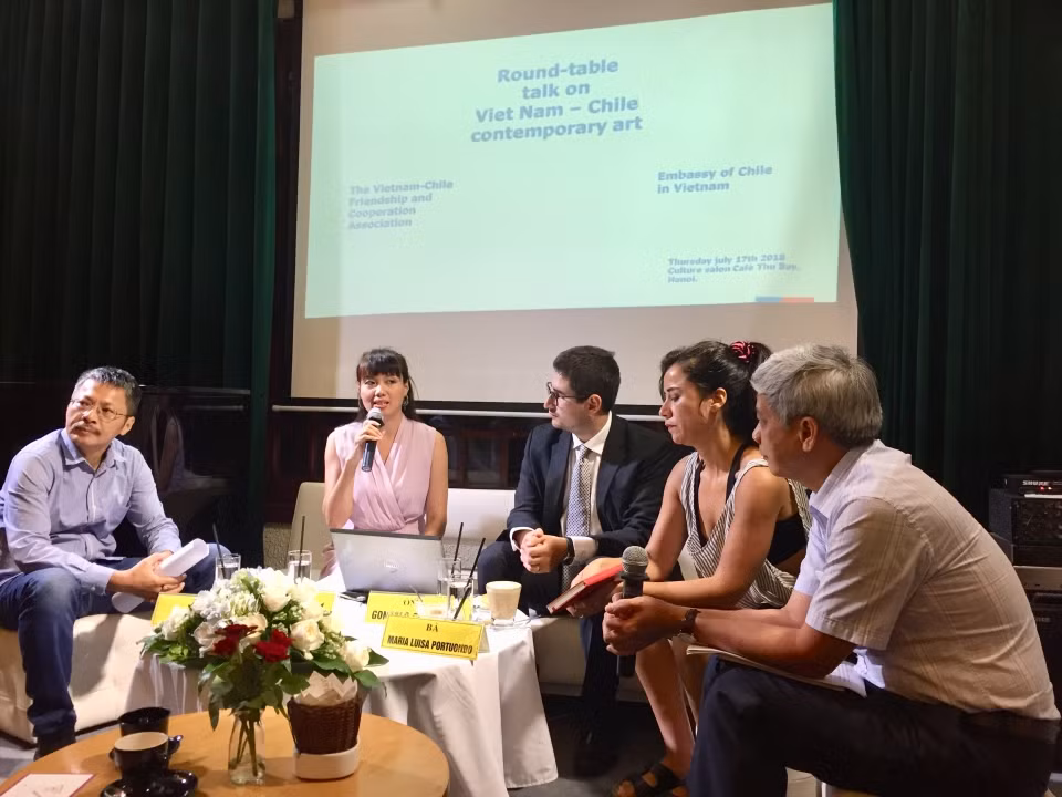 越南与智利当代艺术圆桌座谈会在河内举行 ảnh 1 越南与智利当代艺术圆桌座谈会在河内举行 ảnh 1
