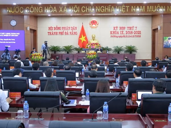 国会副主席丛氏放出席岘港市人民议会会议 ảnh 1 国会副主席丛氏放出席岘港市人民议会会议 ảnh 1