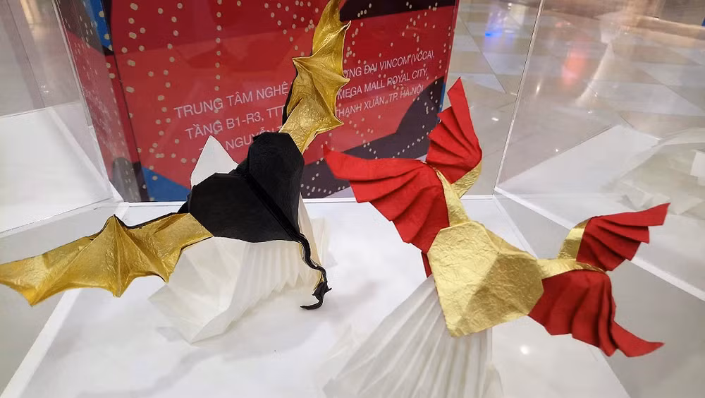 “翅膀”纸艺展亮相河内 ảnh 2