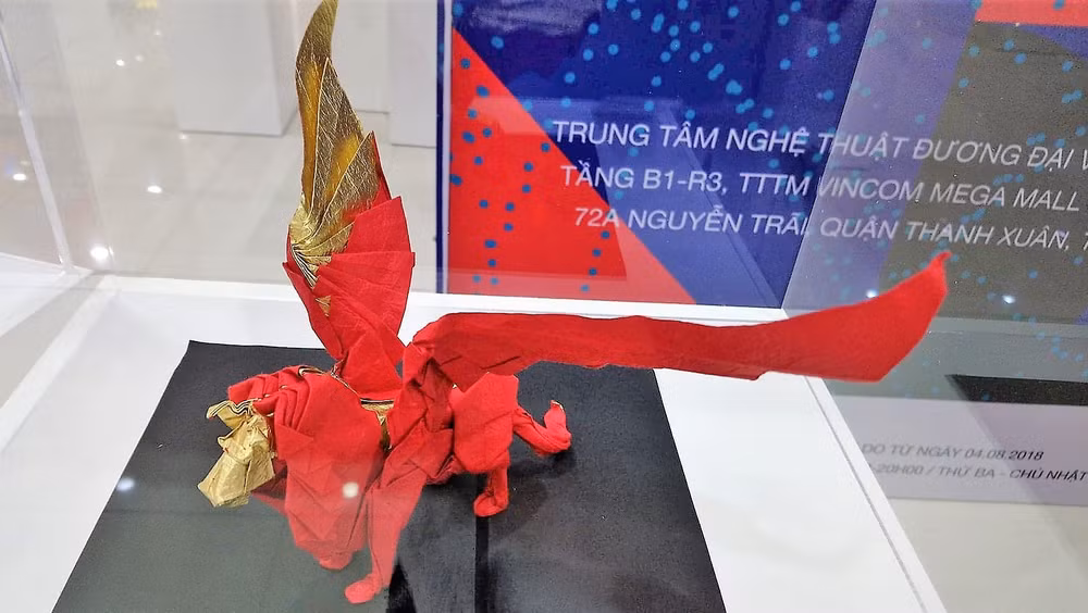 “翅膀”纸艺展亮相河内 ảnh 1