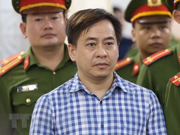 河内市人民法院就“故意泄露国家机密罪”判处潘文英武有期徒刑9年 ảnh 1 河内市人民法院就“故意泄露国家机密罪”判处潘文英武有期徒刑9年 ảnh 1