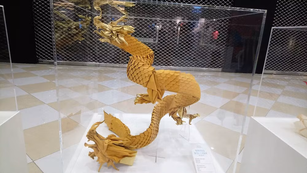 “翅膀”纸艺展亮相河内 ảnh 3