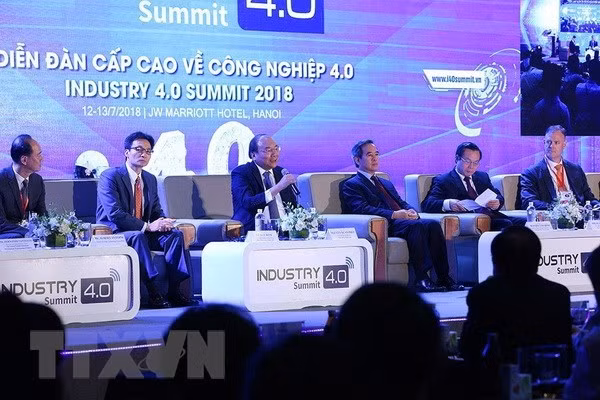 越南政府总理阮春福:把握机会 早日登上“4.0之船” ảnh 3 越南政府总理阮春福:把握机会 早日登上“4.0之船” ảnh 3