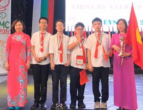 越南学生在国际数学竞赛获5枚金牌 ảnh 1