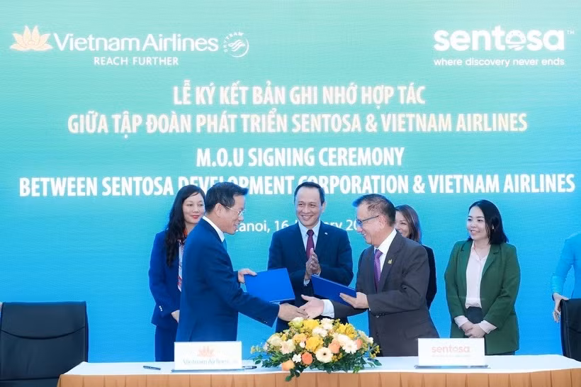 越航与新加坡圣淘沙开发公司合作刺激两国旅游需求 ảnh 1