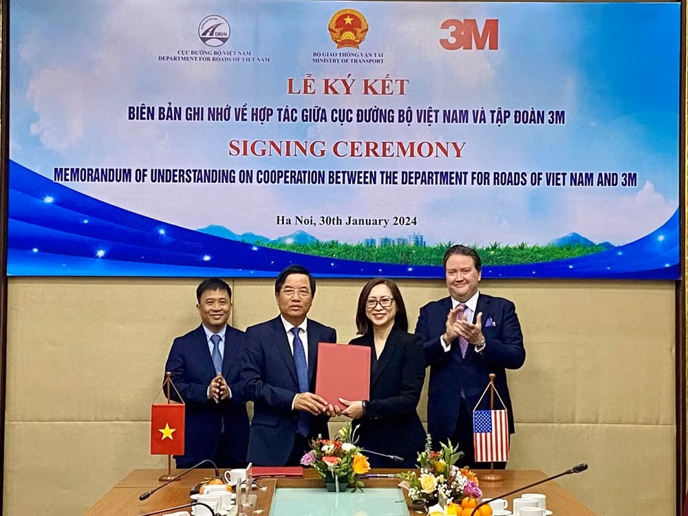 越南公路局与美国企业合作改善陆路交通安全 ảnh 2