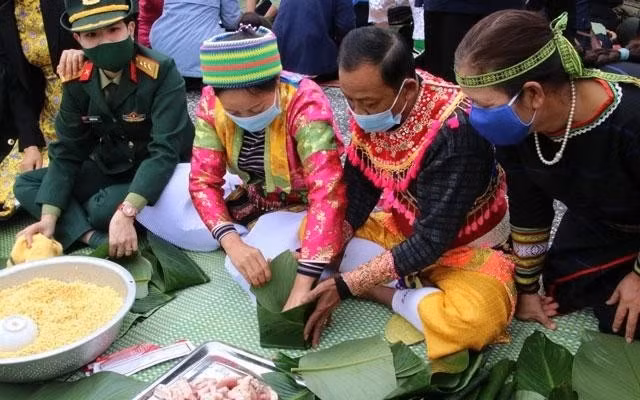 2024年“绿粽子-致力于贫困人口的春节”活动在河内举行 ảnh 1