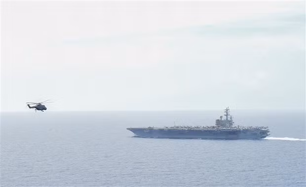 美国核动力航空母舰2019年以来首次抵达新加坡 ảnh 1 美国核动力航空母舰2019年以来首次抵达新加坡 ảnh 1