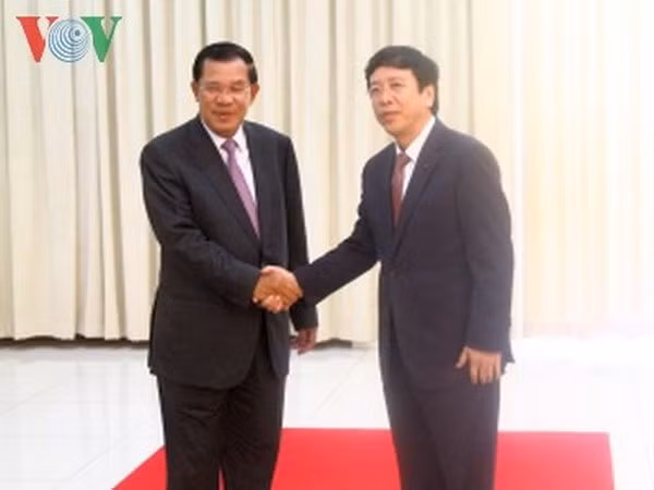 柬埔寨首相会见越南广播电台台长 ảnh 1 柬埔寨首相会见越南广播电台台长 ảnh 1
