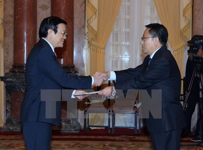 国家主席张晋创接受五国新任驻越大使递交的国书 ảnh 1