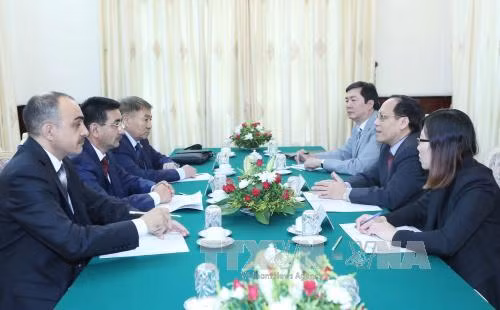 哈萨克斯坦共产人民党代表团访问越南 ảnh 2 哈萨克斯坦共产人民党代表团访问越南 ảnh 2